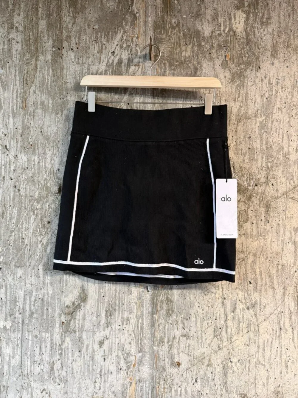 ALO YOGA Womens Ribbed Sweater Knit Highline Mini Skirt in Black Size L